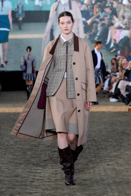 ss26-copenhagen-fashion-week-baum-und-pferdgarten-runway-2x3-james-cochrane-26