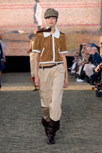 ss26-copenhagen-fashion-week-baum-und-pferdgarten-runway-2x3-james-cochrane-27