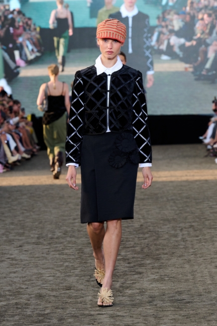 ss26-copenhagen-fashion-week-baum-und-pferdgarten-runway-2x3-james-cochrane-6