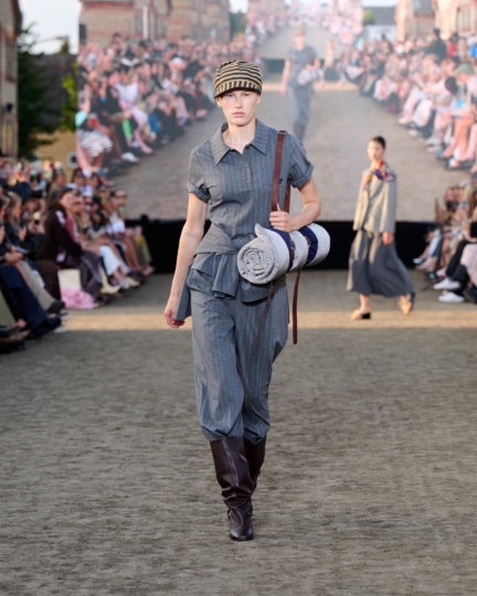 ss26-copenhagen-fashion-week-baum-und-pferdgarten-runway-4x5-james-cochrane-1