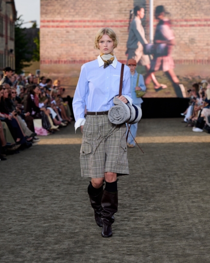 ss26-copenhagen-fashion-week-baum-und-pferdgarten-runway-4x5-james-cochrane-17