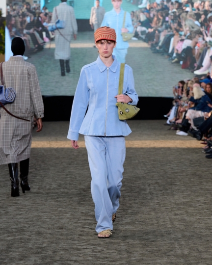 ss26-copenhagen-fashion-week-baum-und-pferdgarten-runway-4x5-james-cochrane-18