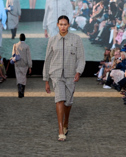 ss26-copenhagen-fashion-week-baum-und-pferdgarten-runway-4x5-james-cochrane-19