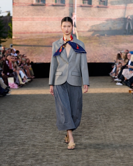 ss26-copenhagen-fashion-week-baum-und-pferdgarten-runway-4x5-james-cochrane-2