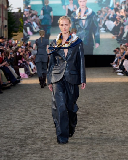 ss26-copenhagen-fashion-week-baum-und-pferdgarten-runway-4x5-james-cochrane-3