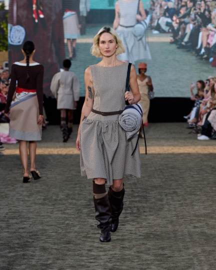 ss26-copenhagen-fashion-week-baum-und-pferdgarten-runway-4x5-james-cochrane-32