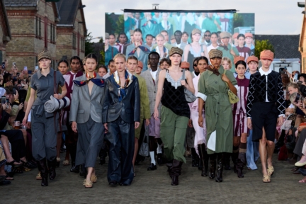 ss26-copenhagen-fashion-week-baum-und-pferdgarten-runway-4x5-james-cochrane-39