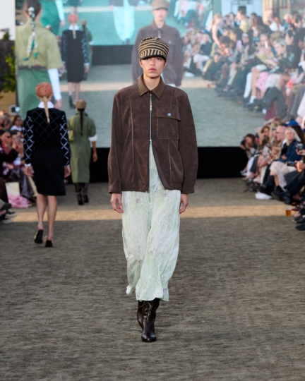 ss26-copenhagen-fashion-week-baum-und-pferdgarten-runway-4x5-james-cochrane-8