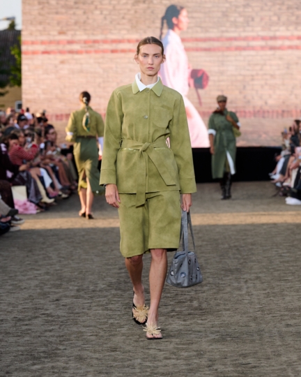 ss26-copenhagen-fashion-week-baum-und-pferdgarten-runway-4x5-james-cochrane-9