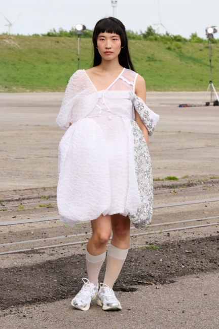 ss26-copenhagen-fashion-week-cecilie-bahnsen-runway-2x3-james-cochrane-10