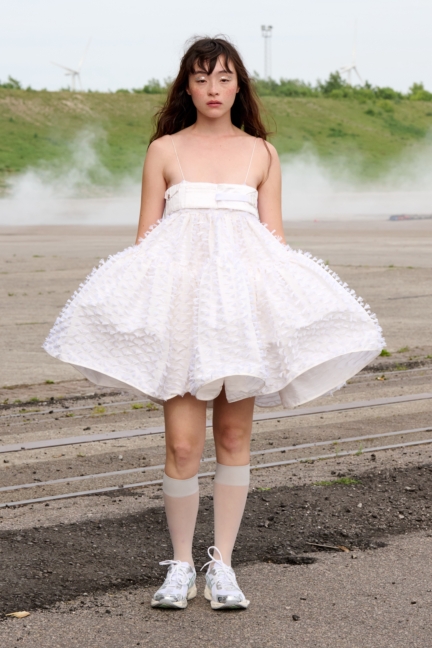 ss26-copenhagen-fashion-week-cecilie-bahnsen-runway-2x3-james-cochrane-16