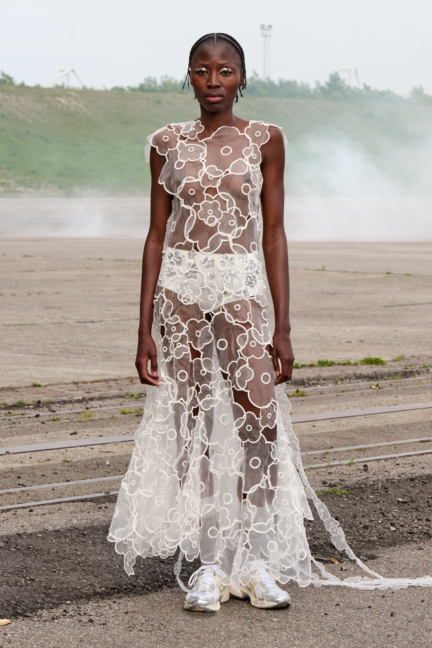 ss26-copenhagen-fashion-week-cecilie-bahnsen-runway-2x3-james-cochrane-4