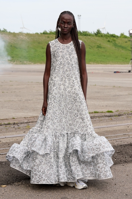 ss26-copenhagen-fashion-week-cecilie-bahnsen-runway-2x3-james-cochrane-7