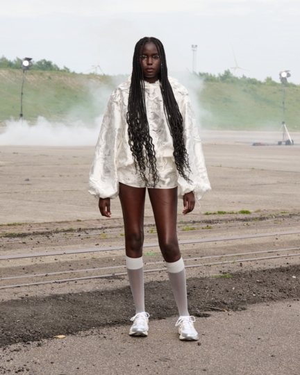 ss26-copenhagen-fashion-week-cecilie-bahnsen-runway-4x5-james-cochrane-13