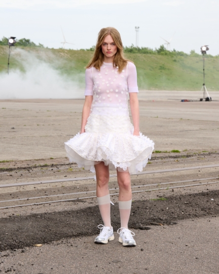 ss26-copenhagen-fashion-week-cecilie-bahnsen-runway-4x5-james-cochrane-17