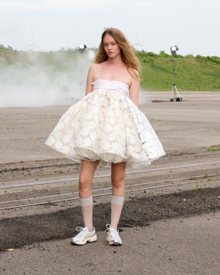 ss26-copenhagen-fashion-week-cecilie-bahnsen-runway-4x5-james-cochrane-18