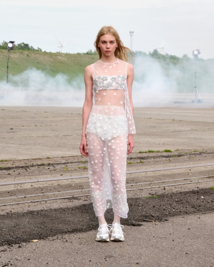 ss26-copenhagen-fashion-week-cecilie-bahnsen-runway-4x5-james-cochrane-2