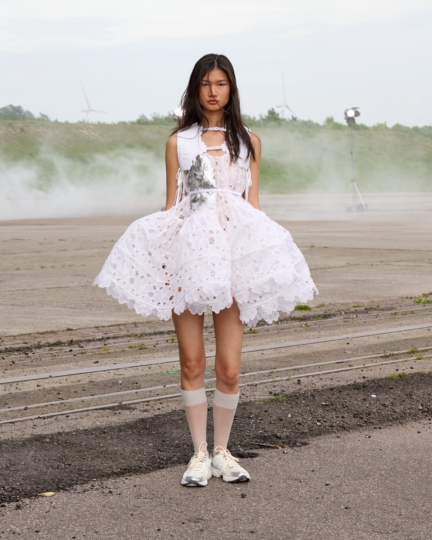 ss26-copenhagen-fashion-week-cecilie-bahnsen-runway-4x5-james-cochrane-21