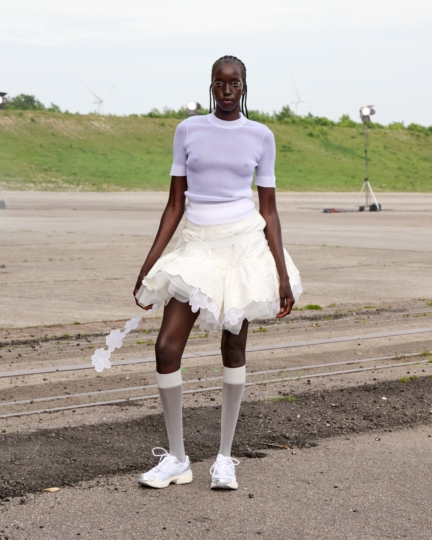 ss26-copenhagen-fashion-week-cecilie-bahnsen-runway-4x5-james-cochrane-27