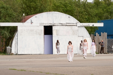 ss26-copenhagen-fashion-week-cecilie-bahnsen-runway-4x5-james-cochrane-31