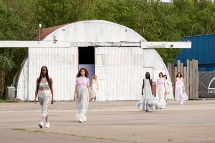 ss26-copenhagen-fashion-week-cecilie-bahnsen-runway-4x5-james-cochrane-33