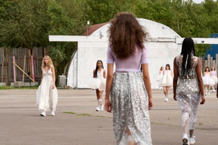 ss26-copenhagen-fashion-week-cecilie-bahnsen-runway-4x5-james-cochrane-34