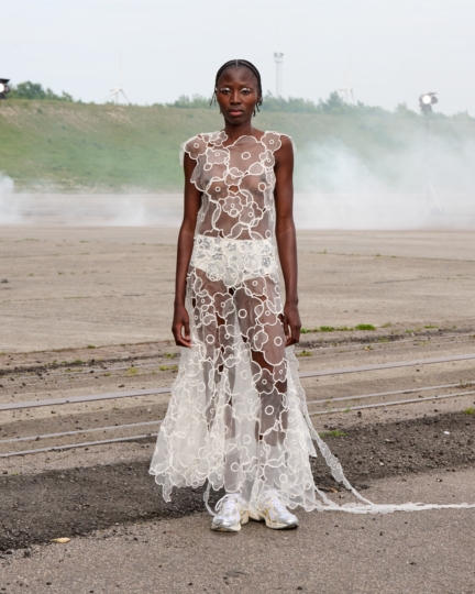 ss26-copenhagen-fashion-week-cecilie-bahnsen-runway-4x5-james-cochrane-4