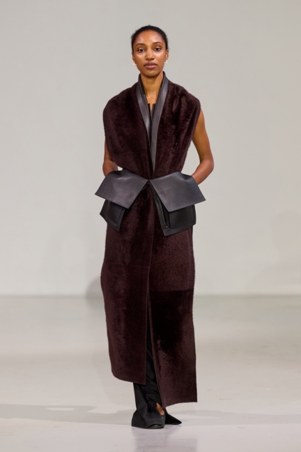 ss26-copenhagen-fashion-week-freya-dalsjo-runway-2x3-james-cochrane-19