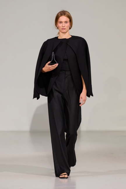 ss26-copenhagen-fashion-week-freya-dalsjo-runway-2x3-james-cochrane-21