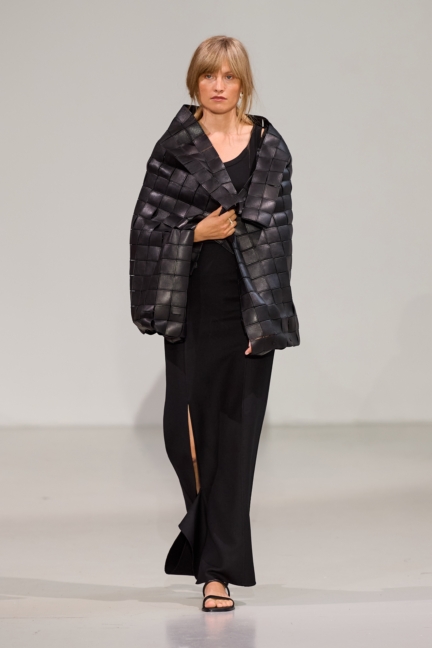 ss26-copenhagen-fashion-week-freya-dalsjo-runway-2x3-james-cochrane-22