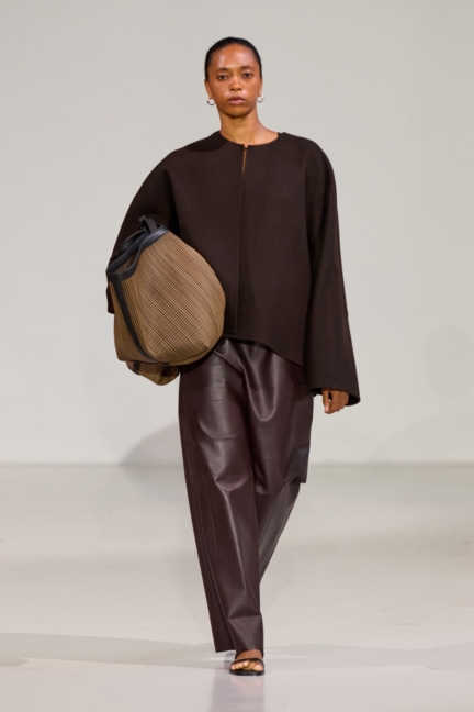 ss26-copenhagen-fashion-week-freya-dalsjo-runway-2x3-james-cochrane-25