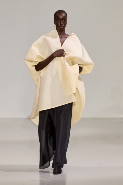 ss26-copenhagen-fashion-week-freya-dalsjo-runway-2x3-james-cochrane-26