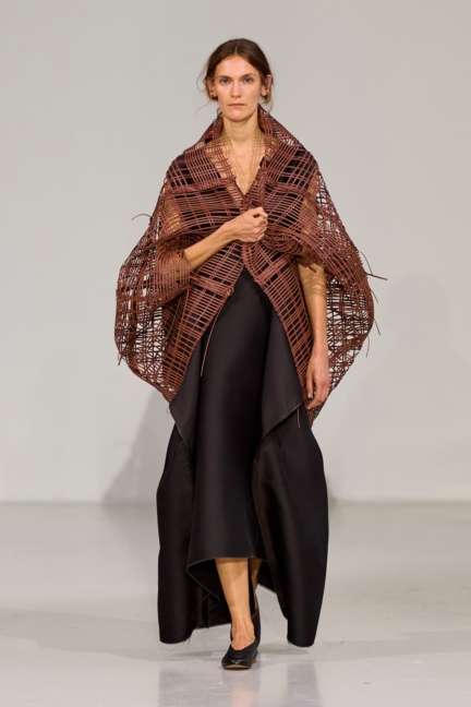 ss26-copenhagen-fashion-week-freya-dalsjo-runway-2x3-james-cochrane-31