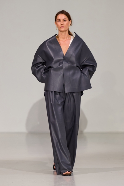 ss26-copenhagen-fashion-week-freya-dalsjo-runway-2x3-james-cochrane-9