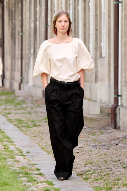 ss26-copenhagen-fashion-week-skall-studio-runway-2x3-james-cochrane-23