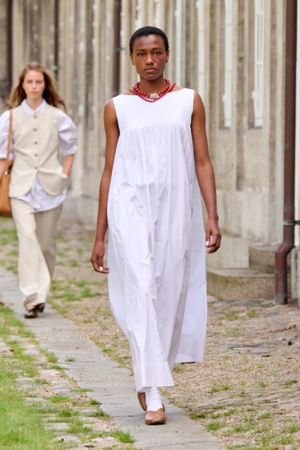 ss26-copenhagen-fashion-week-skall-studio-runway-2x3-james-cochrane-26