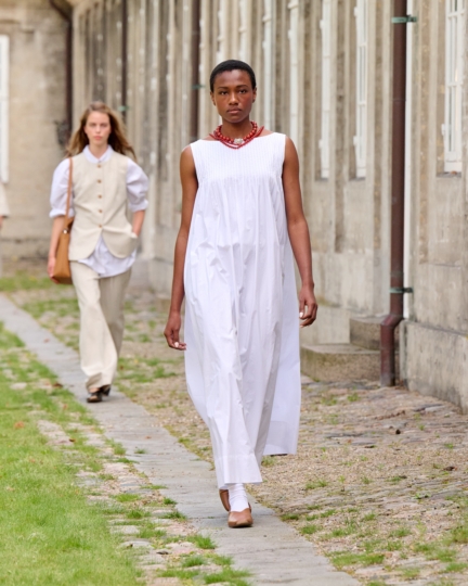 ss26-copenhagen-fashion-week-skall-studio-runway-4x5-james-cochrane-26