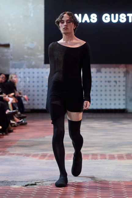 ss26-copenhagen-fashion-week-swedish-school-of-textiles-runway-2x3-james-cochrane-26