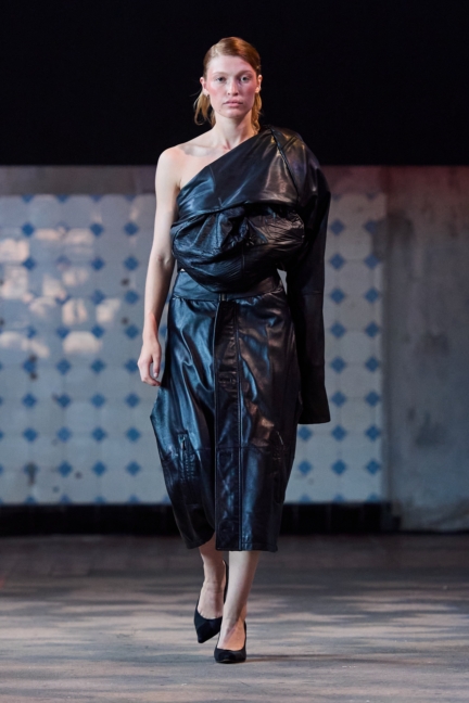 ss26-copenhagen-fashion-week-swedish-school-of-textiles-runway-2x3-james-cochrane-39