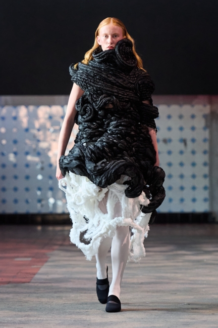 ss26-copenhagen-fashion-week-swedish-school-of-textiles-runway-2x3-james-cochrane-4