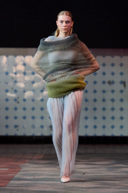 ss26-copenhagen-fashion-week-swedish-school-of-textiles-runway-2x3-james-cochrane-58