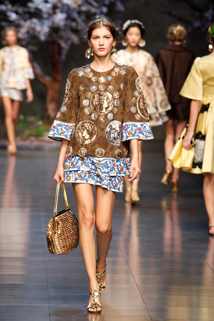 dolcegabbana-womens-show-ss-2014-55