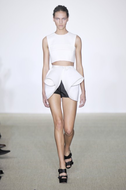 giambattista-valli-ss14-look01