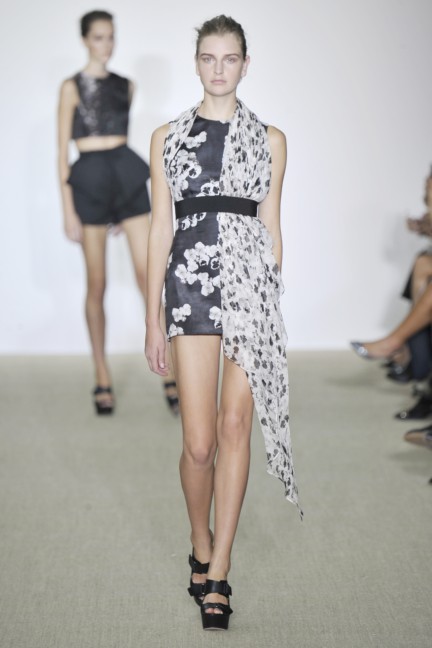 giambattista-valli-ss14-look05