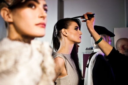 jean-paul-gaultier-paris-haute-couture-spring-summer-2015-backstage-18