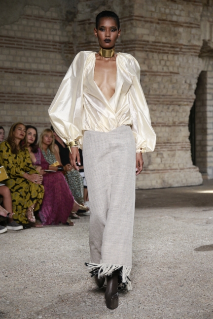 nihilo_hcaw1819_runway_looks_039_4893