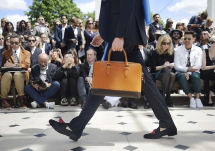 burberry-menswear-spring-summer-2016-sho_003