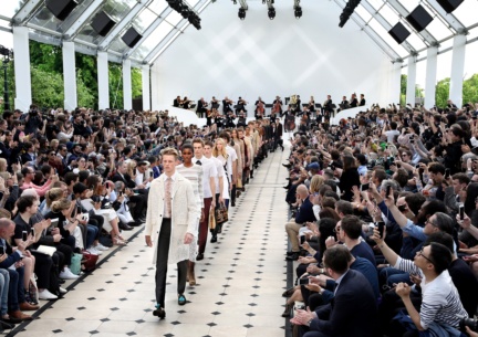 burberry-menswear-spring-summer-2016-show-final_002