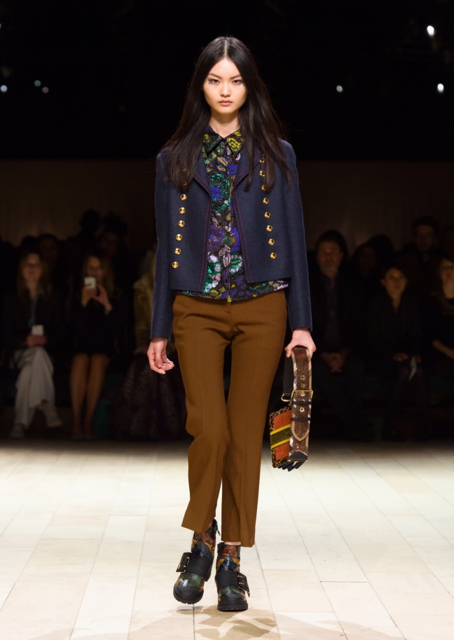 burberry-womenswear-february-2016-collection-look-38