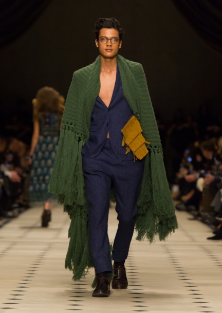 burberry-womenswear-autumn_winter-2015-collection-look-8